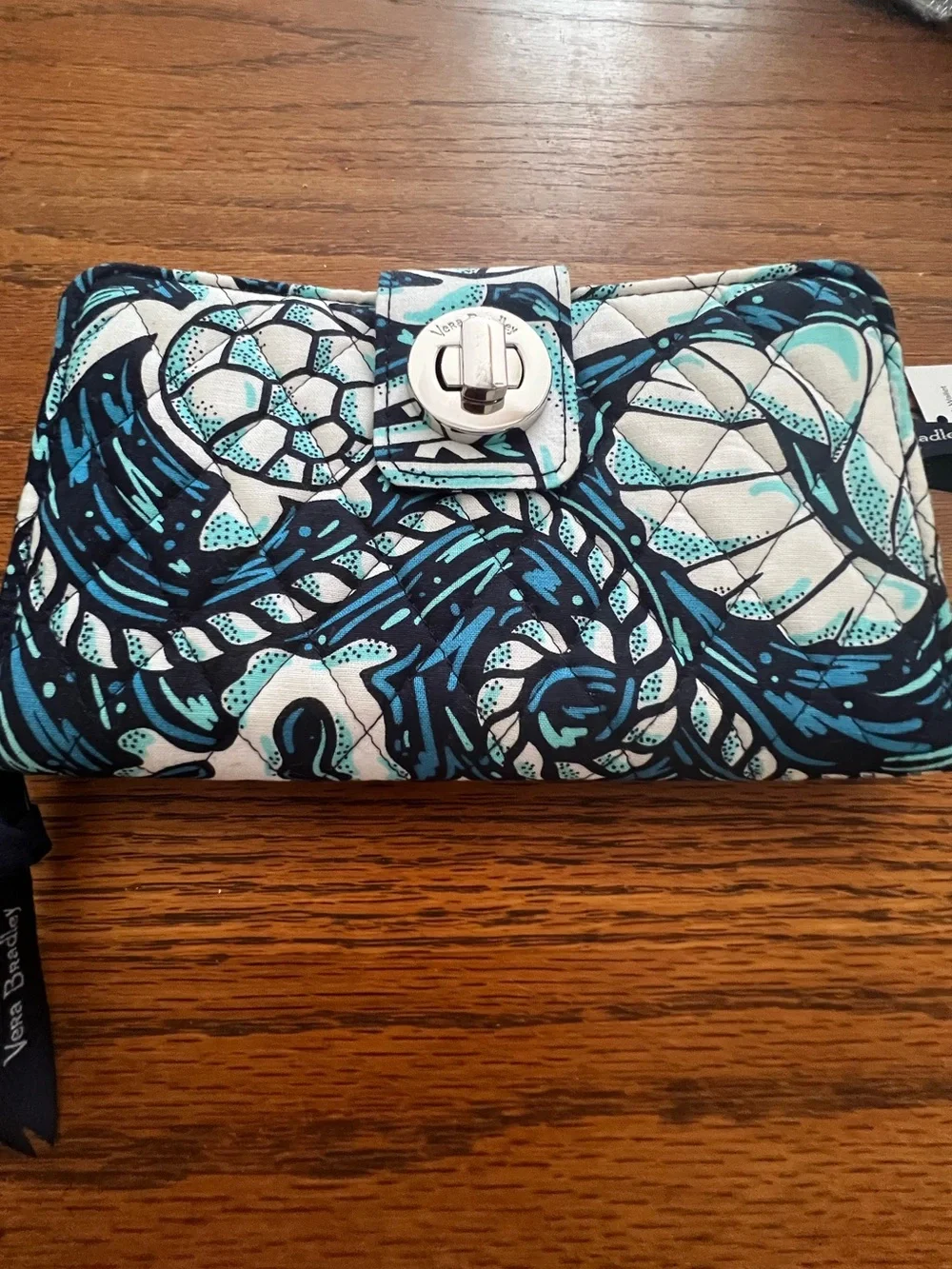 NEW Vera Bradley RFID Tech Wristlet In Shore Enough Pattern